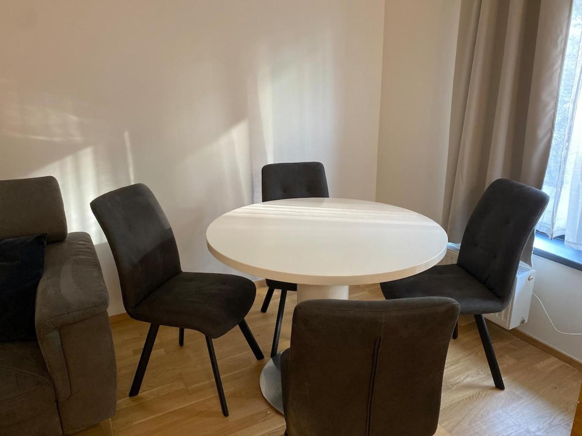Holesovice Parking Apartamento *